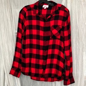 ⭐️ Bongo red & black buffalo plaid light weight flannel like long sleeves M